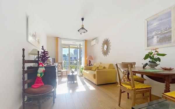 Appartement à vendre    3 pièces •  Juan-les-Pins - Antibes