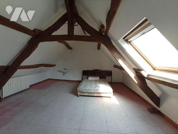 Maison ancienne en campagne d'une surface d'environ 103m² comprenant:-Au rez de chaussée: une s...