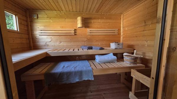 Charmante maison au calme avec terrain, bien placé !