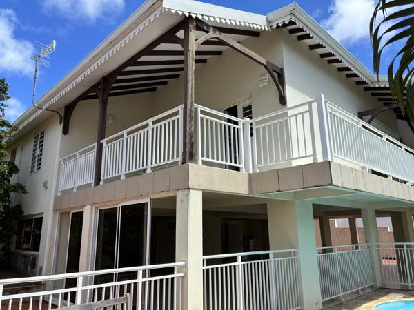 Maison
         7 pièces
        - 170 m² Bien prestige 850 000 € *