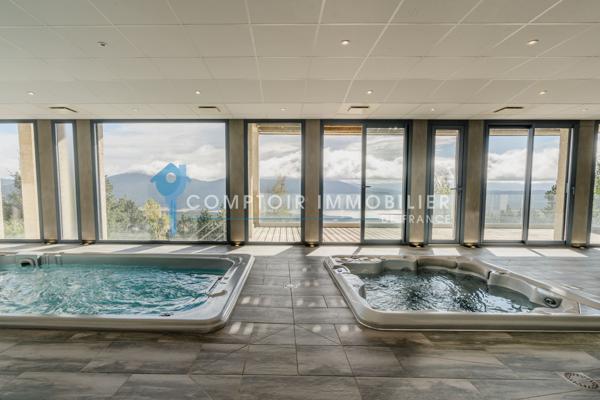 Propriete
                                                                                                                                                                                                                                                                                                                        8 pièce(s)                                                                                                                                                                                                          5 chambre(s)                                                                                                                                                                                                          380  m²
