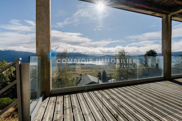 Propriete
                                                                                                                                                                                                                                                                                                                        8 pièce(s)                                                                                                                                                                                                          5 chambre(s)                                                                                                                                                                                                          380  m²