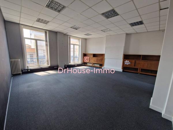 Bureau à louer 3 pièces de 128 m²