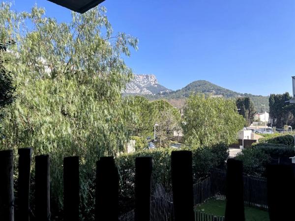 T2 récent de 42 m² avec extérieur et garage - La Valette du Var (83160)