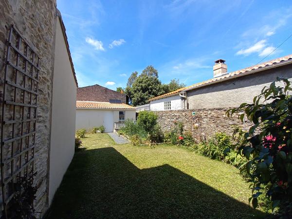 Maison ancienne de 6 pièces à vendre au Loroux Bottereau