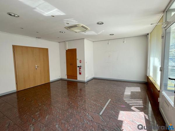 LOCAL COMMERCIAL CENTRE ST AVOLD