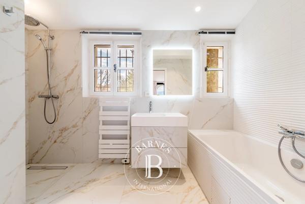Valbonne, Villa 7 Chambres -  420 m² à vendre