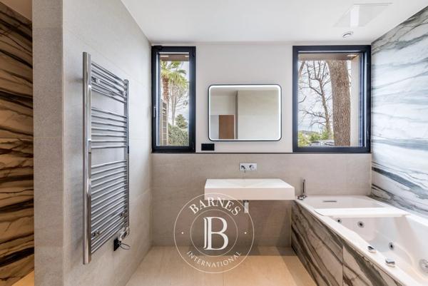 Valbonne, Villa 7 Chambres -  420 m² à vendre