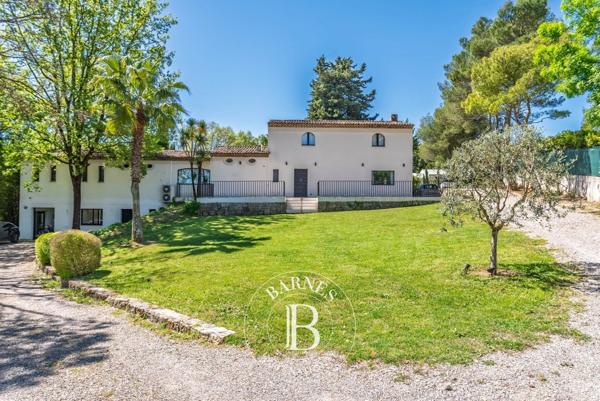 Valbonne, Villa 7 Chambres -  420 m² à vendre