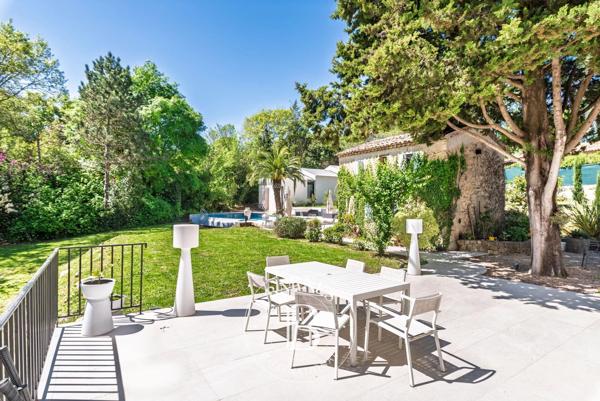 Valbonne, Villa 7 Chambres -  420 m² à vendre