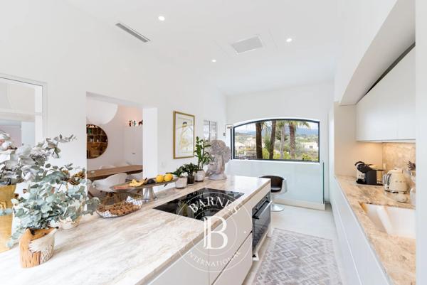 Valbonne, Villa 7 Chambres -  420 m² à vendre