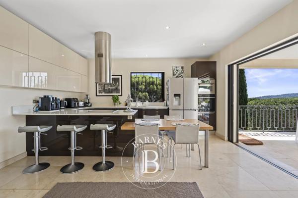 Sainte-Maxime, Maison 8 Chambres -  233 m² à vendre