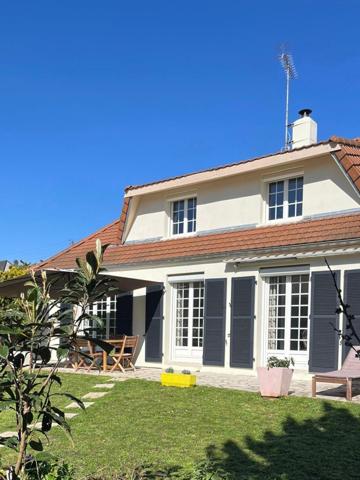 Maison familiale rénovée, Secteur pavillonnaire