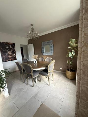 Maison familiale rénovée, Secteur pavillonnaire