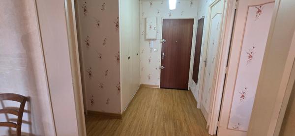 CHARTRES - Qtier La Madeleine - Appartement de 78m² avec balcon, cave et box