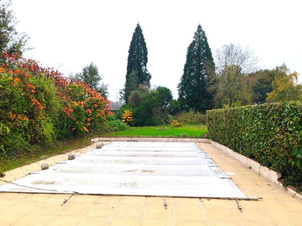 Propriété rurale sur 2ha43ca, sa piscine et son court de tennis