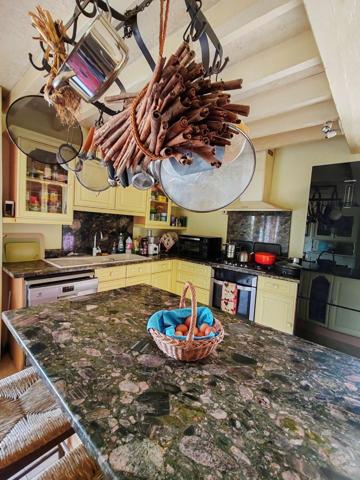 Propriété rurale sur 2ha43ca, sa piscine et son court de tennis