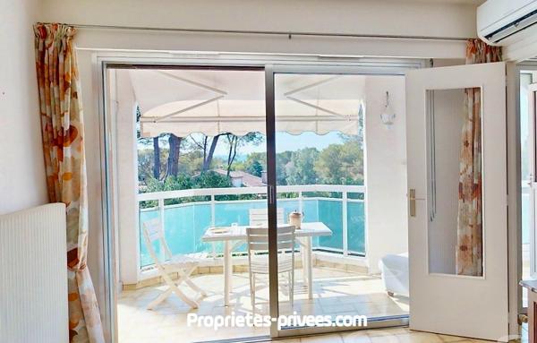 Studio lumineux au coeur d'une pinède avec échappées mer et plage à pied