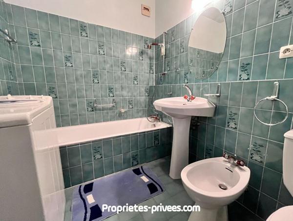 Studio lumineux au coeur d'une pinède avec échappées mer et plage à pied