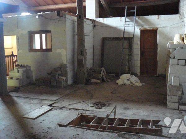 Maison à Vendre à Hadigny-les-Verrières (88330) en Vosges (88)

Cette maison dispose d'une su...