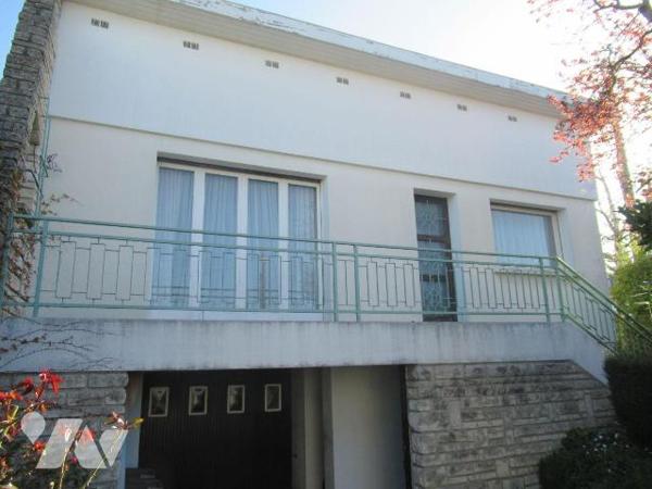 Maison a vendre secteur proche hôpital, Maison de 1966 sur sous sol total  à rénover comprenant...