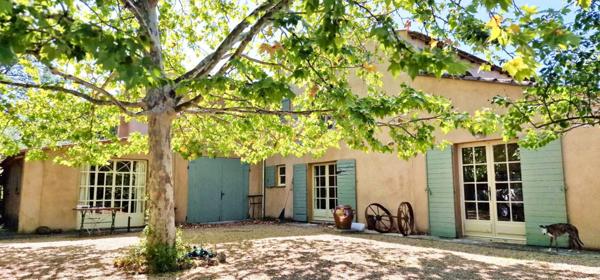 LE MUY: Demeure de prestige en pierre ? Une propriété de caractère au coeur de la Provence varoise