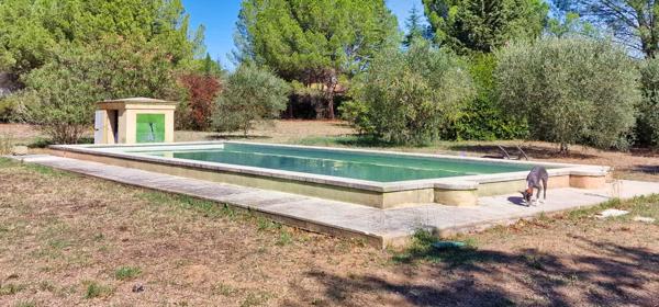 LE MUY: Demeure de prestige en pierre ? Une propriété de caractère au coeur de la Provence varoise