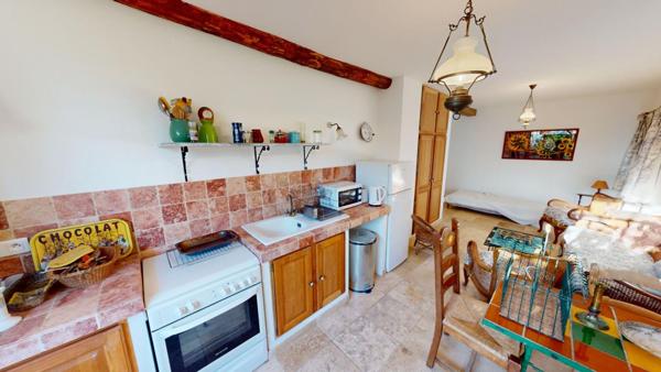 LE MUY: Demeure de prestige en pierre ? Une propriété de caractère au coeur de la Provence varoise