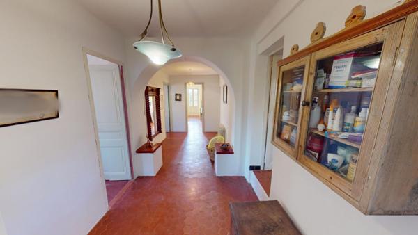 LE MUY: Demeure de prestige en pierre ? Une propriété de caractère au coeur de la Provence varoise