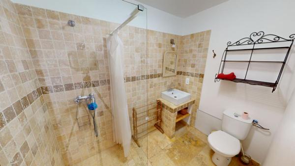 LE MUY: Demeure de prestige en pierre ? Une propriété de caractère au coeur de la Provence varoise