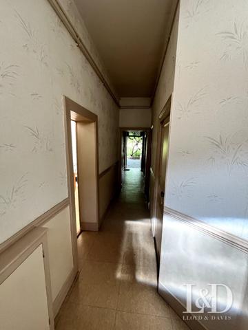 MAISON DE VILLE AVEC STUDIO ET GARAGE - 198 M2