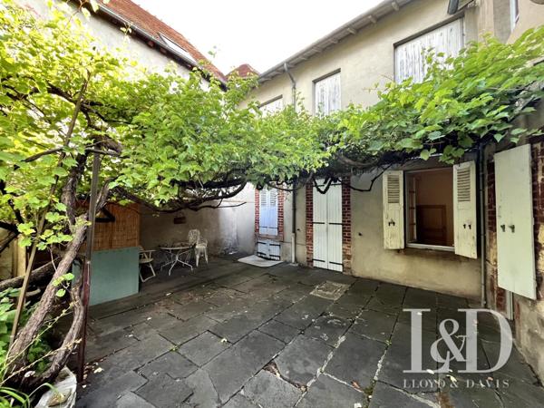 MAISON DE VILLE AVEC STUDIO ET GARAGE - 198 M2