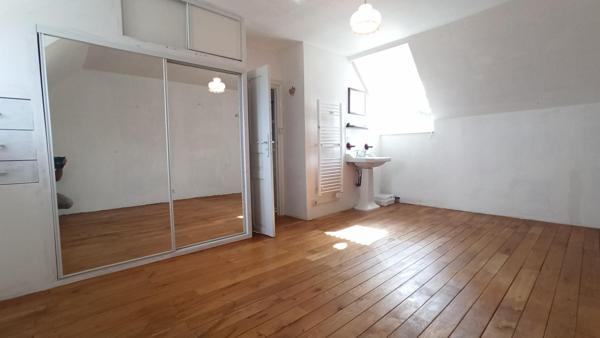 Maison traditionnelle à 800m de la mer.