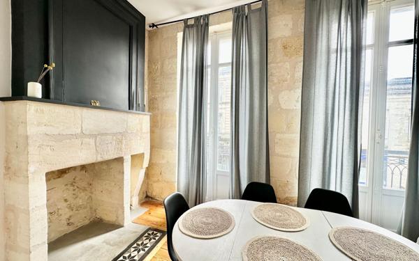 Appartement à vendre    2 pièces • 46 m2 Bordeaux
