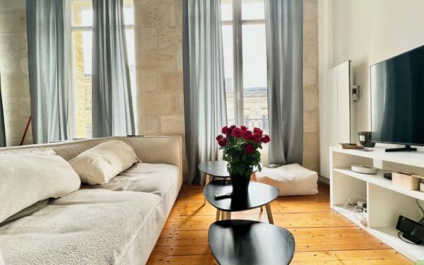 Appartement à vendre    2 pièces • 46 m2 Bordeaux