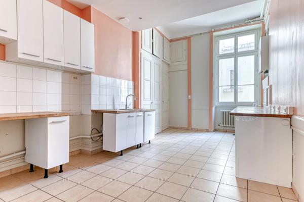 Lyon 2 - Appartement bourgeois de 300,02 m² - 5 Chambres