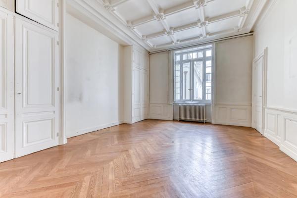 Lyon 2 - Appartement bourgeois de 300,02 m² - 5 Chambres