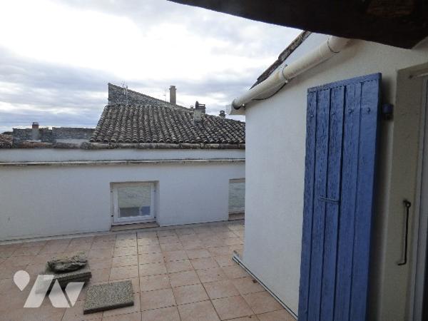 Charmante maison de village sur 3 niveaux avec terrasse en toiture, proche commerces