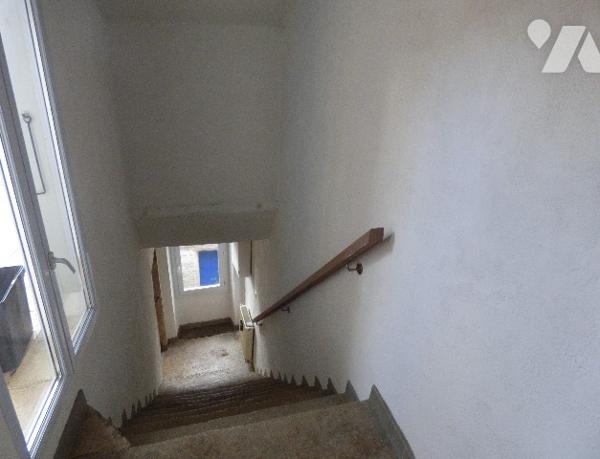 Charmante maison de village sur 3 niveaux avec terrasse en toiture, proche commerces