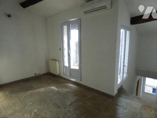 Charmante maison de village sur 3 niveaux avec terrasse en toiture, proche commerces