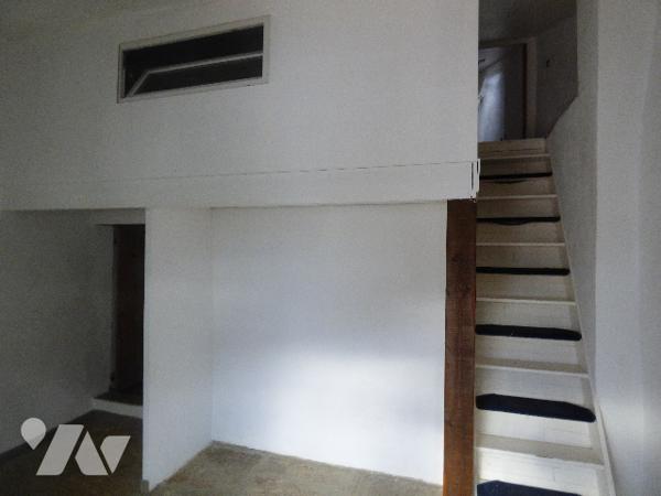 Charmante maison de village sur 3 niveaux avec terrasse en toiture, proche commerces