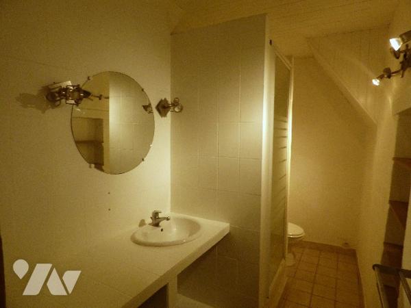 Charmante maison de village sur 3 niveaux avec terrasse en toiture, proche commerces