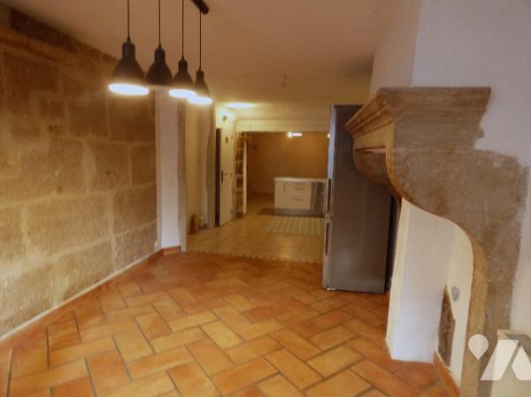 Charmante maison de village sur 3 niveaux avec terrasse en toiture, proche commerces