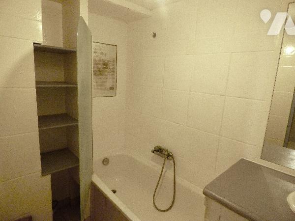 Charmante maison de village sur 3 niveaux avec terrasse en toiture, proche commerces