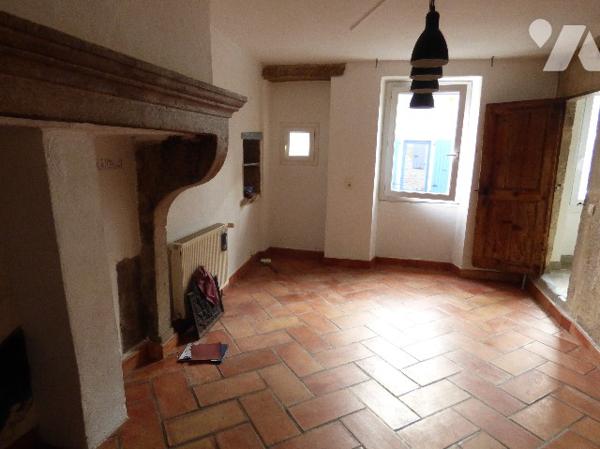 Charmante maison de village sur 3 niveaux avec terrasse en toiture, proche commerces