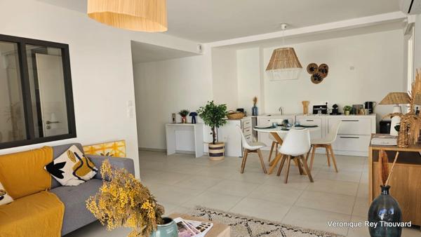 Dpt Var (83), à vendre SAINT RAPHAEL appartement T4 de 81,43 m² avec terrasse de 25M², double parking et cave