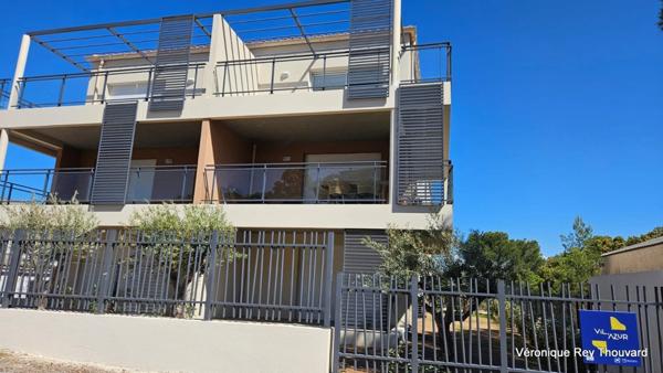 Dpt Var (83), à vendre SAINT RAPHAEL appartement T4 de 81,43 m² avec terrasse de 25M², double parking et cave