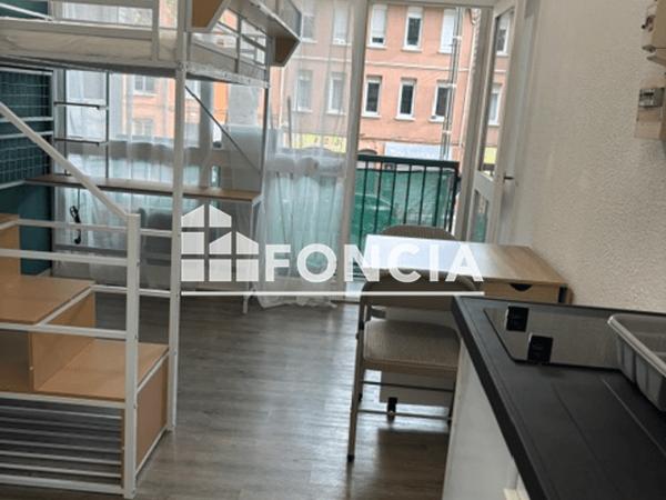 Location Studio meublé 14.4 m² - 3 RUE DU RAVELIN Toulouse 31300