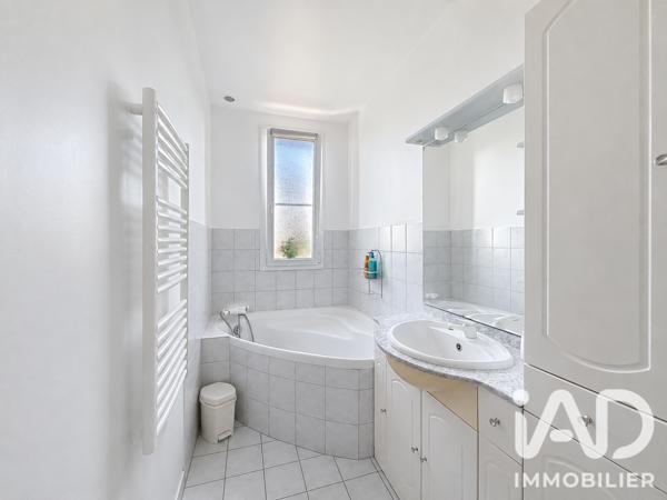 Maison à vendre 6 pièces 105 m² Saint-Martin-aux-Chartrains