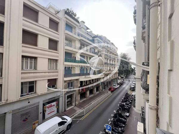 Appartement  - 2 pièces  - 41.95 m² -  295 000 € - À vendre